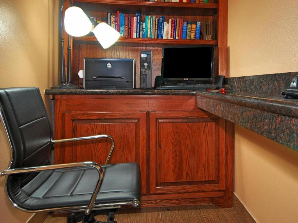 Americas Best Value Inn Sinton Bagian luar foto