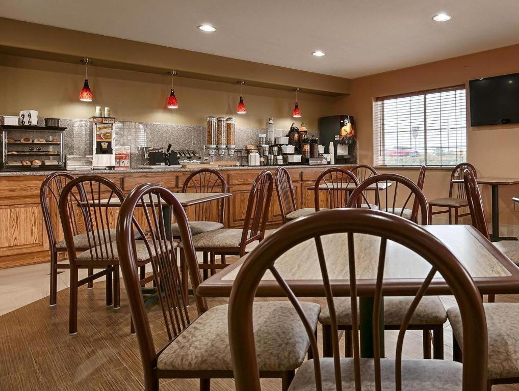 Americas Best Value Inn Sinton Bagian luar foto