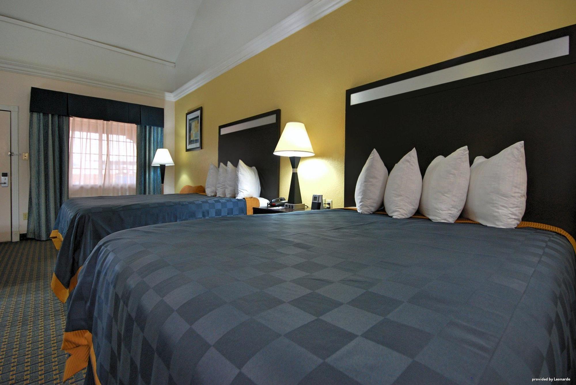 Americas Best Value Inn Sinton Bagian luar foto